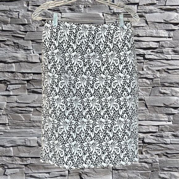 Nine West Pencil Skirt Lined Black White Floral Pattern Size 6 - Picture 8 of 9